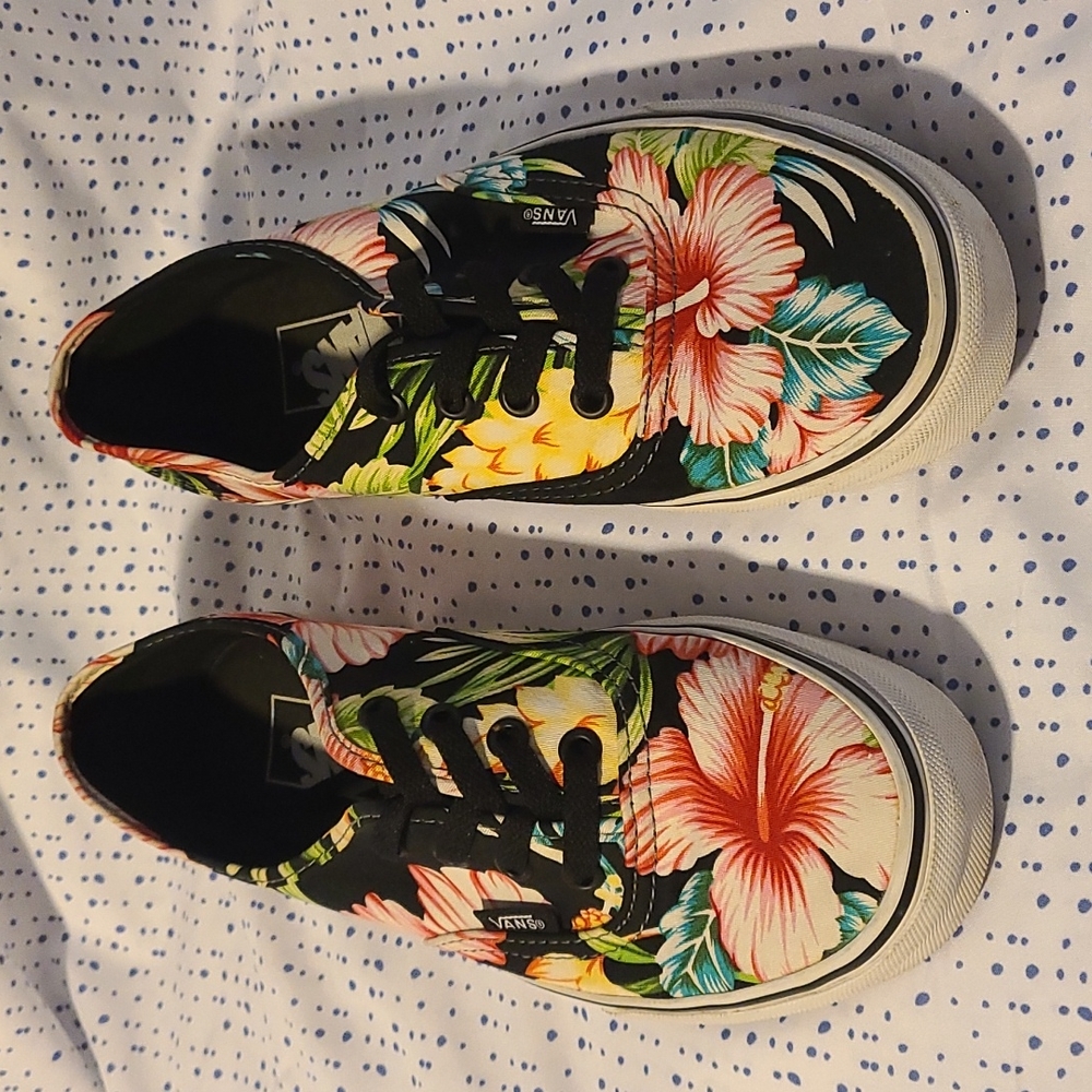 Vans Off the Wall tropical Hawaiian hibiscus pattern skate shoes